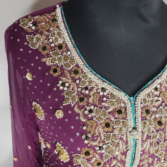 DESI SUIT Large  - DRESS - Pakistani Suit - Worn once - Picture 2 of 11